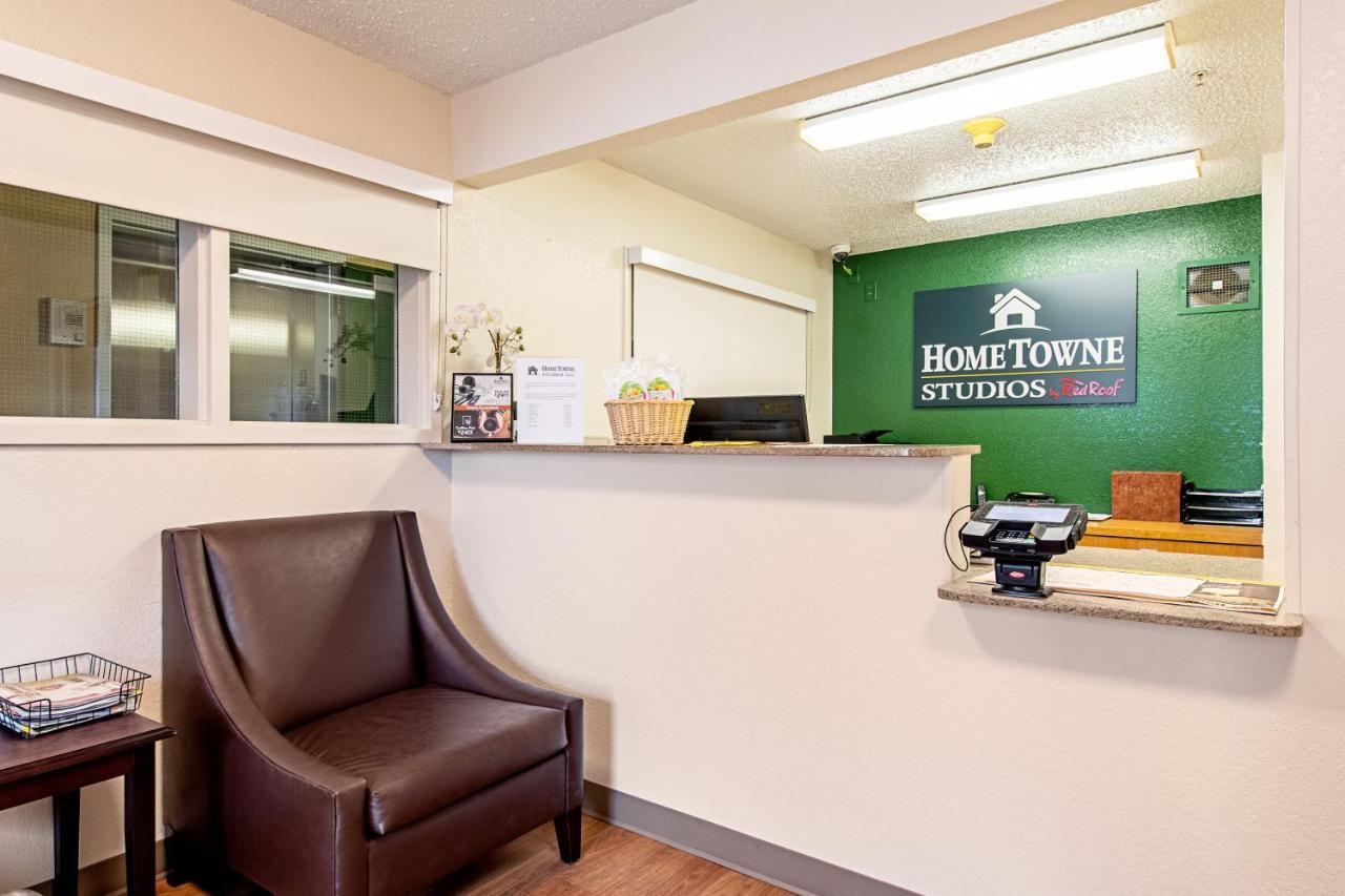 Hometowne Studios By Red Roof Tacoma - Puyallup Exterior photo